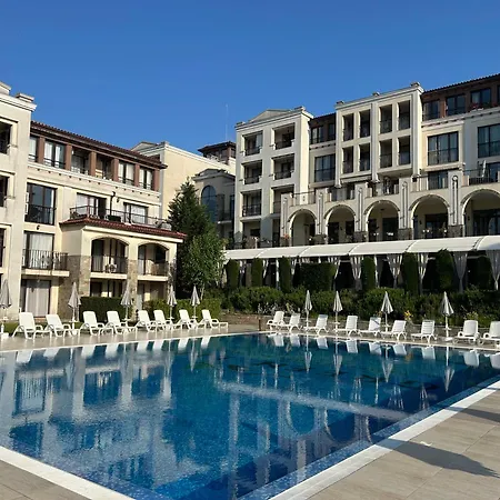Apartman дизайнерско студио ,смокиня,созопол,5 звезден затворен комплекс,4 басейна,1ва линия море Szozopol